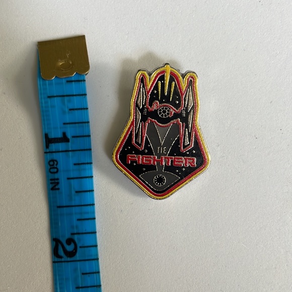 Star Wars the force awakens tie fighter pin - Picture 3 of 3